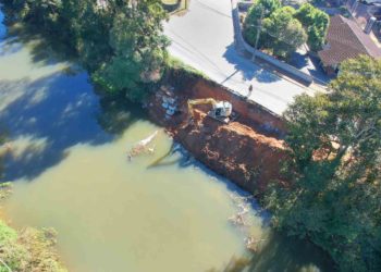 Defesa Civil inicia obras de contenção de margens de rio na João Januário Ayroso em Jaraguá do Sul