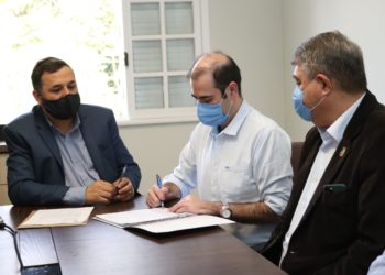 Deputado federal entrega R$ 3 milhões aos hospitais São José e Jaraguá