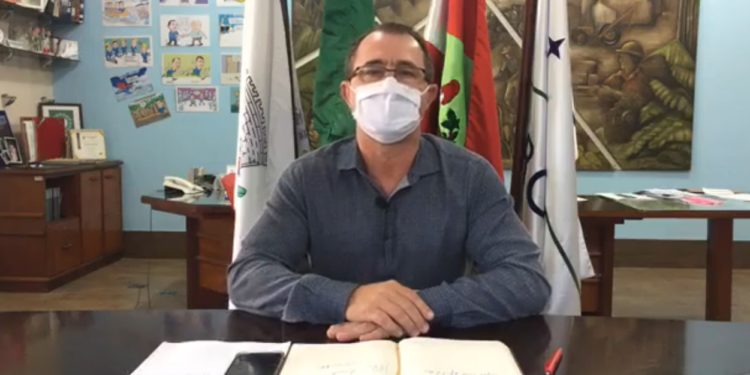 Prefeito de Guaramirim espera diminuição de casos de coronavírus com novo decreto