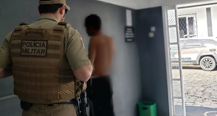 Após furtar moto e fugir para o mato, homem é preso em Massaranduba