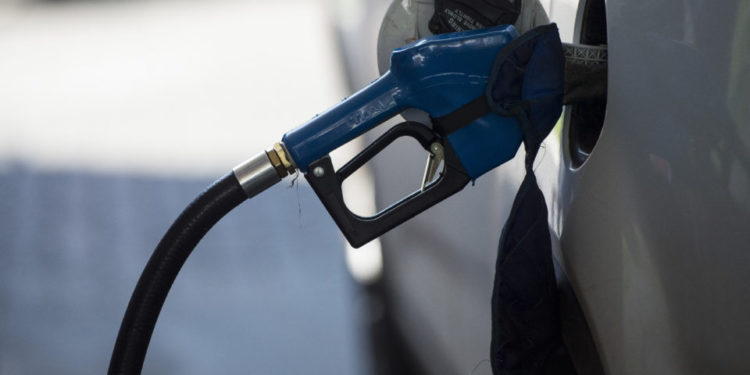 Nova gasolina se torna obrigatória em agosto e deve ser mais cara