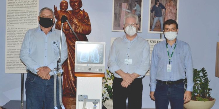 Fundo Empresarial doa respirador ao Hospital São José, em Jaraguá do Sul