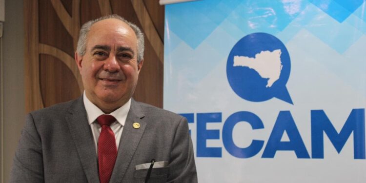 Presidente da Fecam é preso em operação que investiga corrupção e lavagem de dinheiro