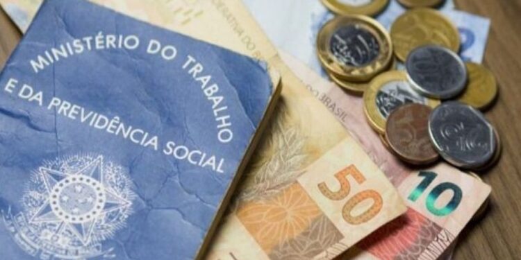 Governo reduz proposta de salário mínimo de R$ 1.079 para R$ 1.067 para 2021