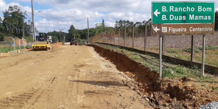 Cinco ruas de Schroeder recebem pavimentação asfáltica
