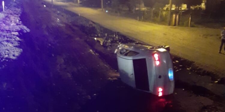Carro sai de pista na BR-280 em Guaramirim