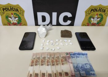 Casal é preso por tráfico de drogas em Massaranduba