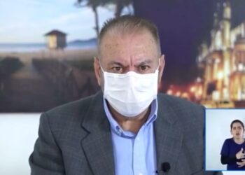 Prefeito de Itajaí anuncia tratamento para coronavírus com aplicação de ozônio pelo ânus: “Simples, rápida e tranquilíssima”