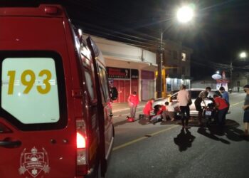 [Vídeo] Acidente envolvendo moto e carro é registrado no Centro de Jaraguá do Sul