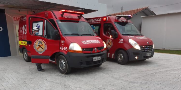 Duas pessoas ficam feridas após queda de moto em Schroeder