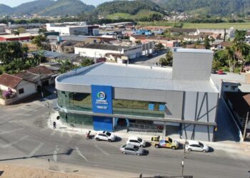 Crevisc inaugura nova sede em Guaramirim