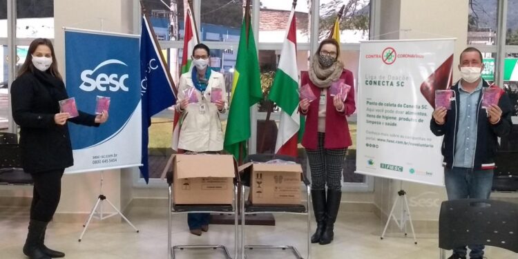 Hospital Jaraguá recebe doações de álcool em gel e máscaras em ação da FIESC e SESC