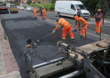 Mais de 50 ruas recebem pavimentação em Jaraguá do Sul