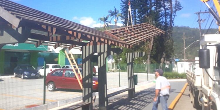 Novos pontos de ônibus serão instalados no Centro de Jaraguá do Sul