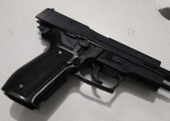 Homem é preso com simulacro de pistola e munições em Guaramirim