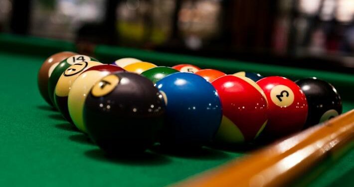 Mais de 80 pessoas participam de campeonato de sinuca em bar em Jaraguá do Sul