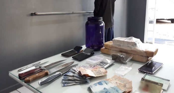 Homem é flagrado com 2,5 KG de maconha em Jaraguá do Sul