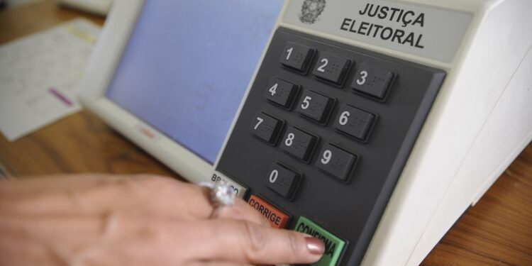 Votação durante eleições municipais deste ano deve durar uma hora a mais, das 8h às 18h