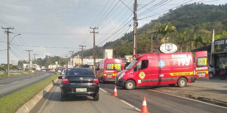 Duas pessoas ficam feridas após acidente em Jaraguá do Sul