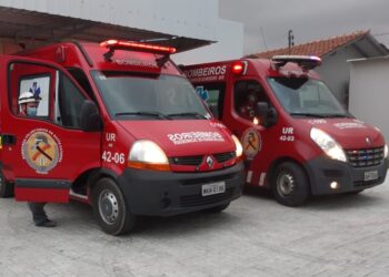 Duas mulheres são atendidas após caírem de moto em Schroeder