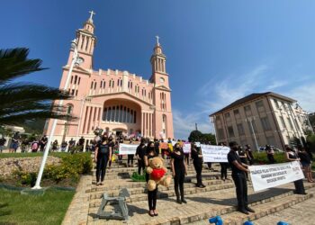 [Vídeo] Manifestação reúne profissionais da rede particular de ensino em Jaraguá do Sul