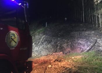 Queima de lixo resulta em incêndio em Schroeder