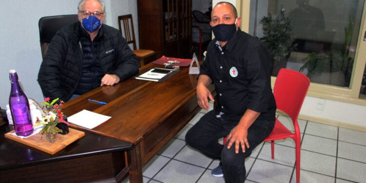 Deputado estadual discute retomada dos jogos de futsal