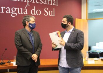 Em reunião, Secretário de Estado da Saúde ouve pedidos por reclassificação de Jaraguá do Sul no mapa do coronavírus