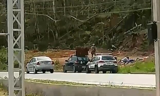 [VÍDEO] Polícia Militar realiza disparos para conter fuga de homem durante ocorrência em Massaranduba