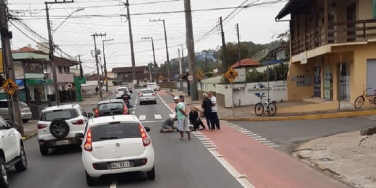 Mulher fica ferida após acidente em Jaraguá do Sul