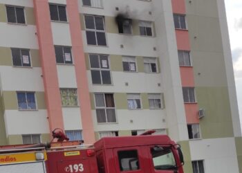 Incêndio em prédio é registrado em Jaraguá do Sul