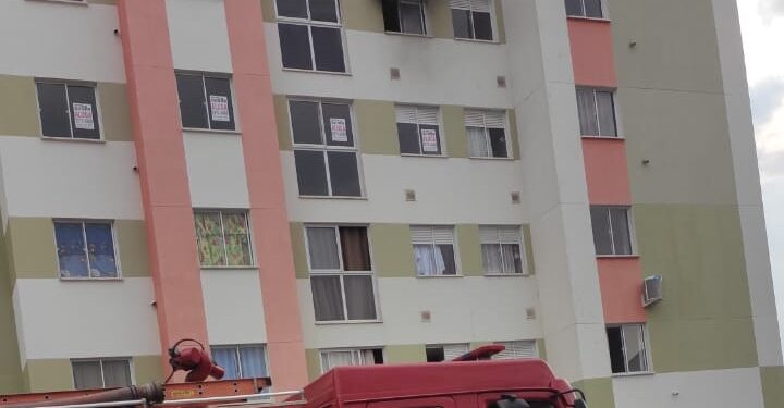 Incêndio em prédio é registrado em Jaraguá do Sul