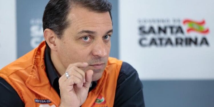 Comissão do impeachment recebe defesas do governador Carlos Moisés e da vice-governadora