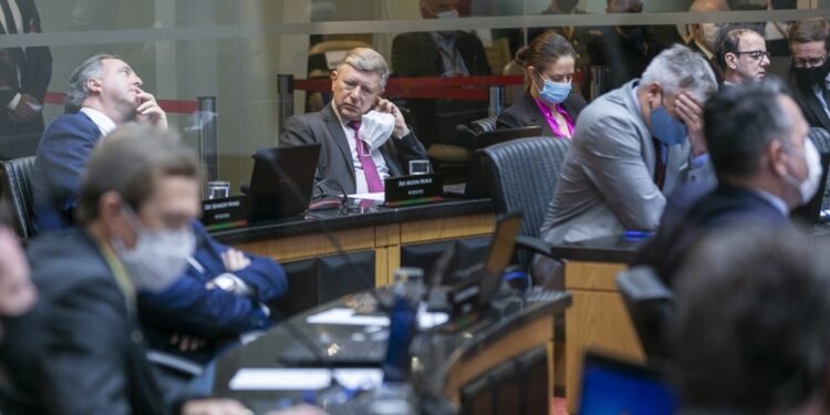 Saiba quais são os próximos passos do pedido de impeachment contra o governador