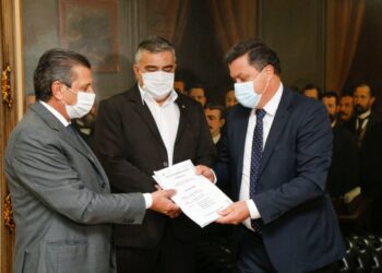 Presidente e Relator da CPI entregam novo pedido de impeachment do governador Carlos Moisés