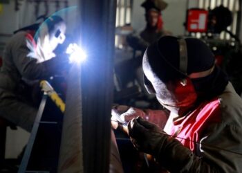 Indicadores da indústria, comércio e serviços apontam para retomada econômica em SC