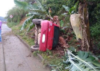 Capotamento é registrado em Schroeder