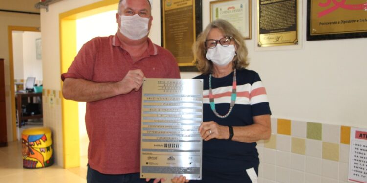 Alice Kuerten, Presidente do Instituto Guga Kuerten, visita Apaes da região