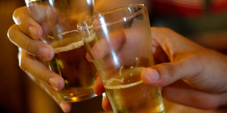 Mais de 250 pessoas são flagradas em bar em Jaraguá do Sul