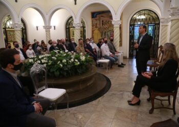 Governador Carlos Moisés coloca secretariado à disposição de Daniela Reinehr e pede continuidade do trabalho por Santa Catarina