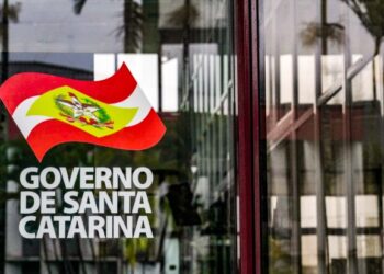 Governo paga primeira parcela do 13º terceiro ao funcionalismo público estadual