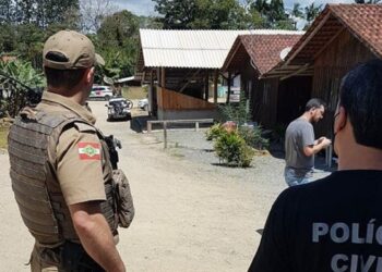 Polícia Militar continua buscas por homem que atacou policial em Guaramirim