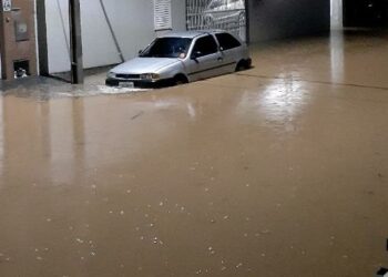 Fotos: Chuva na madrugada desta sexta-feira (27) deixa ruas alagadas em Guaramirim