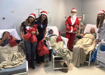 Campanha “Natal Solidário” arrecada panetones para pacientes renais em hemodiálise