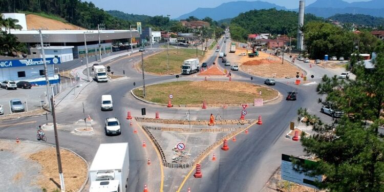 Rotatória da BR-280, no bairro Água Verde, deve ser concluída em janeiro de 2021