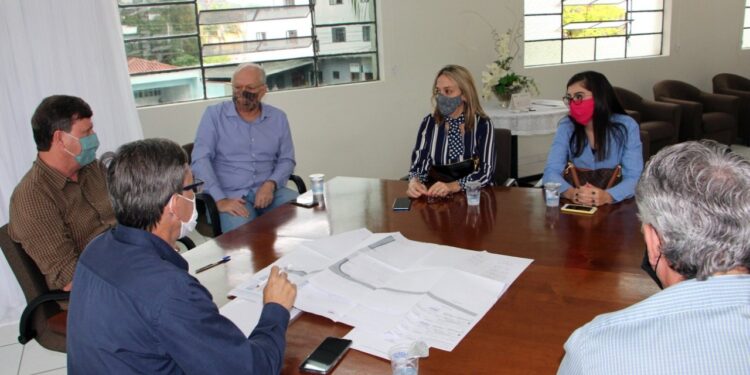 Prefeitura de Jaraguá do Sul e Governo do Estado discutem acesso de ponte na Barra do Rio Cerro