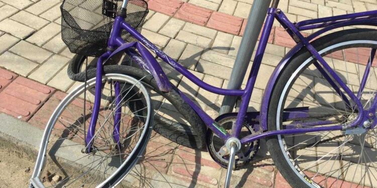 Menino de oito anos e motociclista de 19 ficam feridos em acidente em Schroeder