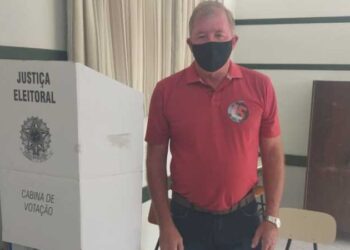 Felipe Voigt vota na Escola Municipal Professor Santos Tomaselli, em Schroeder