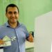 Candidato a prefeito de Guaramirim, Ramon Castro vota na Escola Almirante Tamandaré