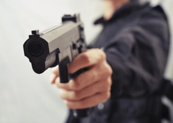 Homem armado é preso após assaltar comércio em Massaranduba